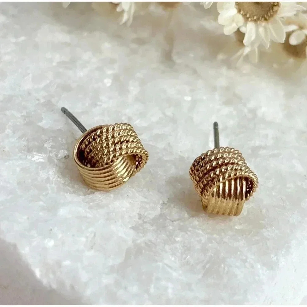Cute Little Gold Toned Rope Designed Striped Minimalist Dainty Stud Earrings